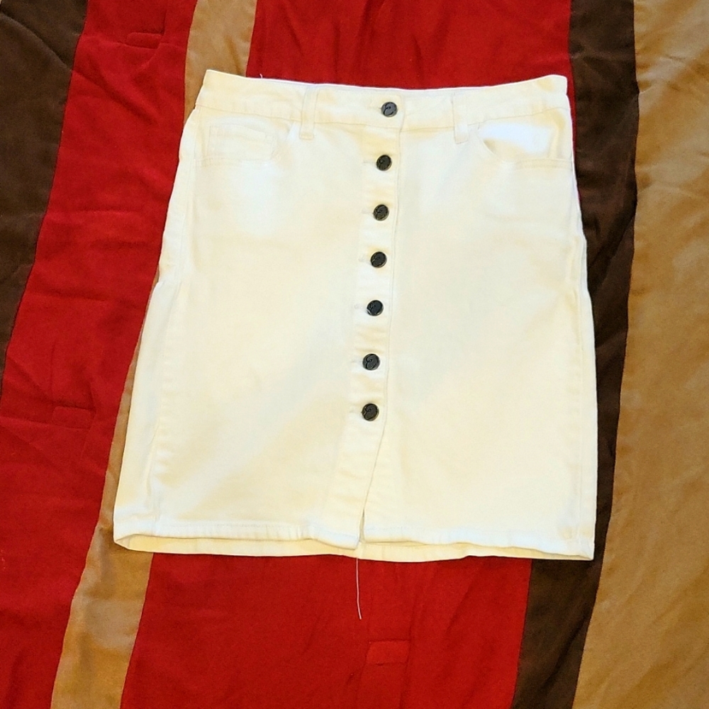 A white skirt